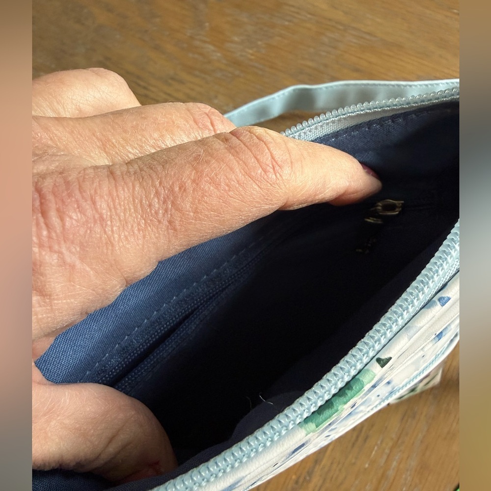 Loungefly Lilo & Stitch Crossbody Bag - Picture 12 of 12